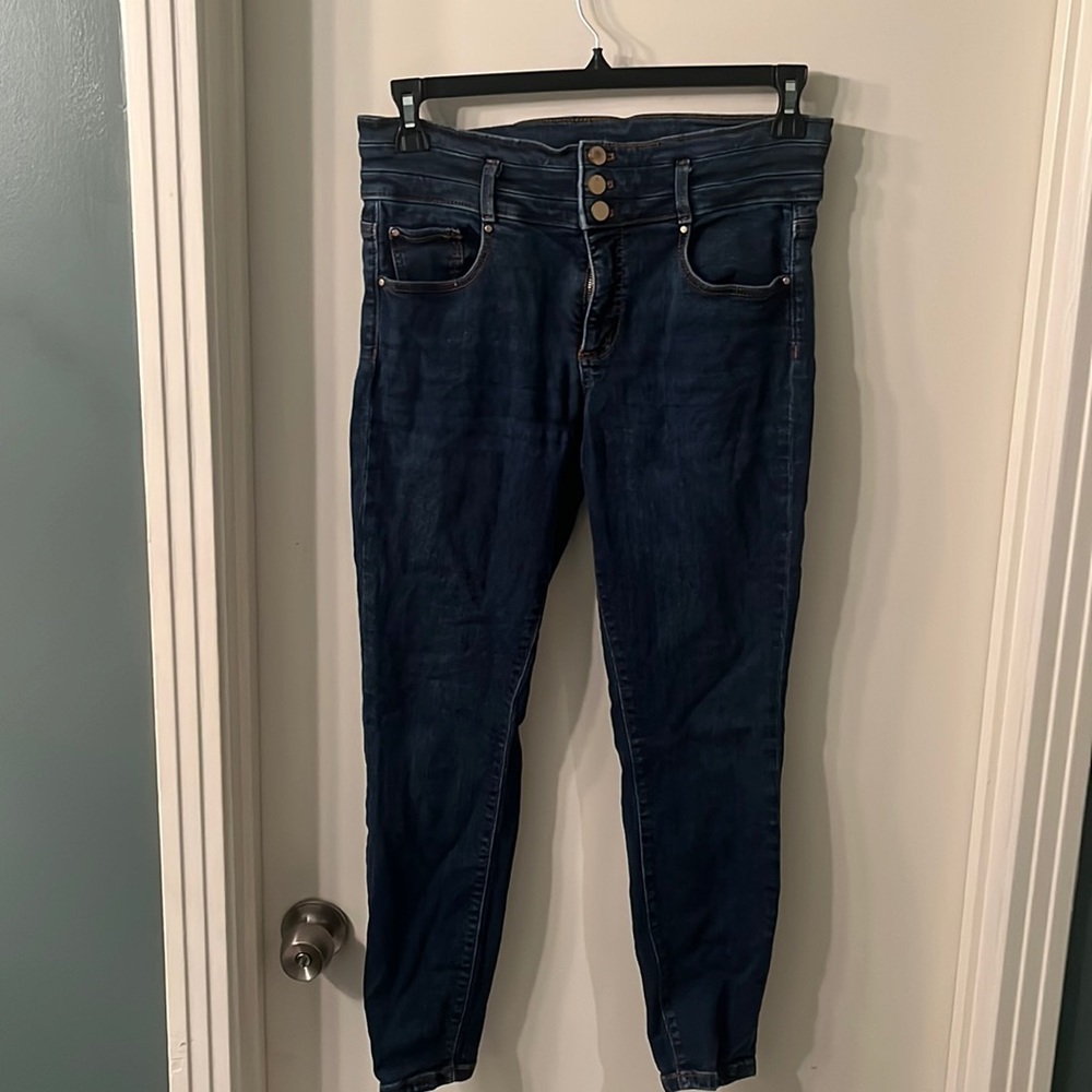 Ann Taylor High Rise Skinny Three Button Jeans in Dark Wash- Size 10P